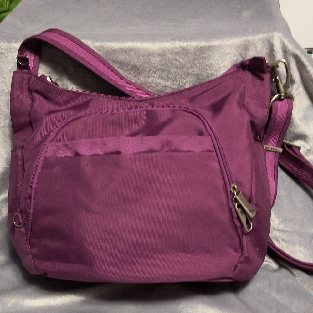 Travelon Nylon Shoulder Bag Women's